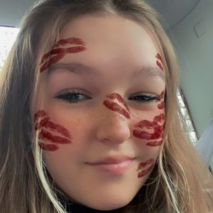 Meet your Posher, Kaitlyn